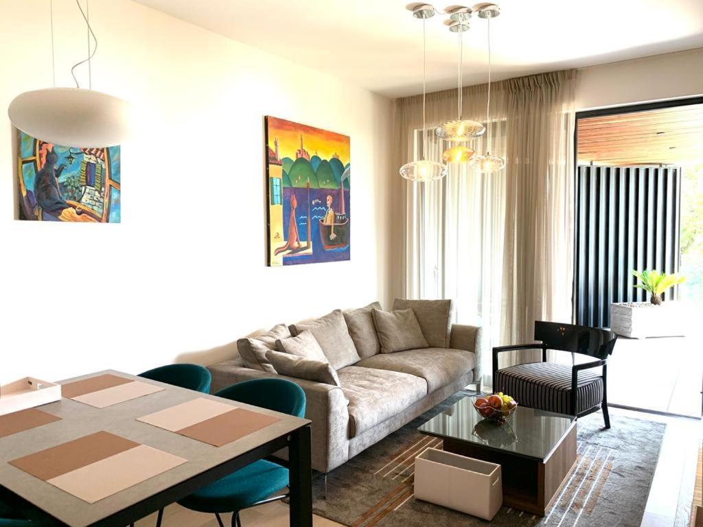 Luxury Twin Apartments 奥帕提亚 外观 照片
